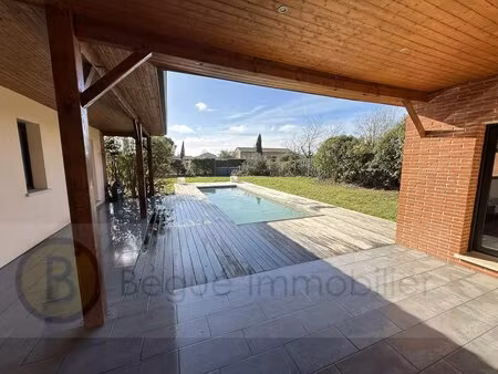 belle et grande maison d'architecte au calme