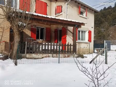 location appartement qui se situe à la faurie