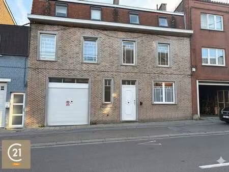 appartement 2 chambres aux rez de chaussée   jardin  garage