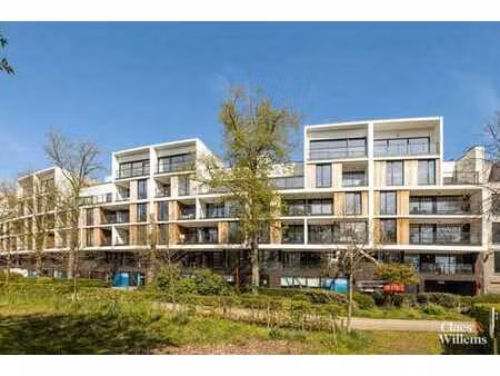 appartement moderne  idéalement situé  avec grande terrasse!