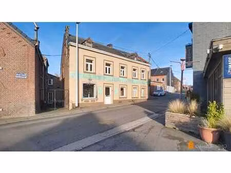 immeuble mixte - habitation et ancienne boulangerie