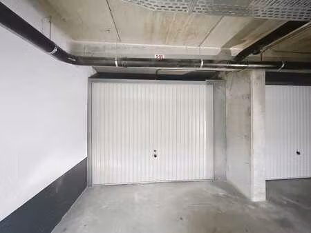 à louer : garage fermé dans la stationsstraat