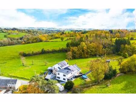 agréable maison à la campagne  avec garage et jardin !