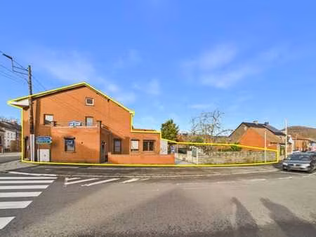 maison à potentiel avec terrain et deux entrées