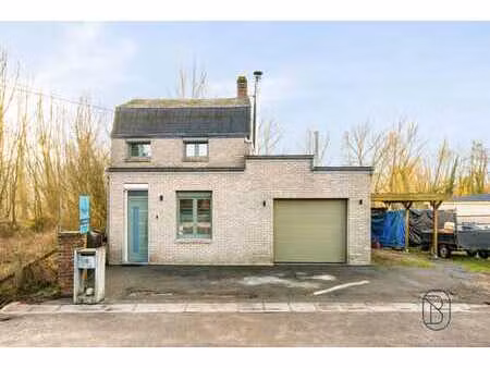 maison 4 façades au calme avec garage sur plus de 30ares!