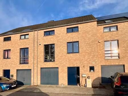 maison 3ch  garage et jardin - très bon état