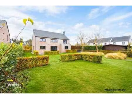 jolie villa de 2008 avec agréable jardin et garage !