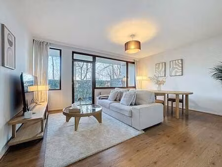 appartement avec terrasse au calme + parking