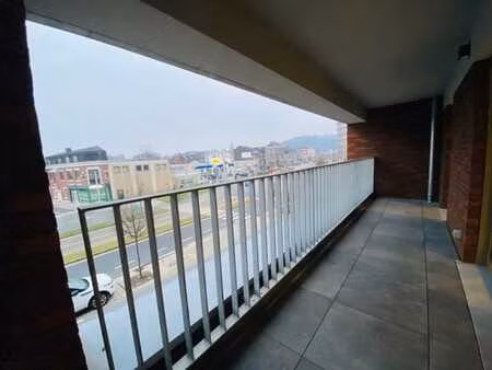 appartement chaleureux deux chambres avec balcon