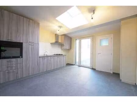 maison 2 ch avec cour à flémalle