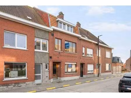 maison avec 7 chambres et jardin avec sortie à dadizele-cen