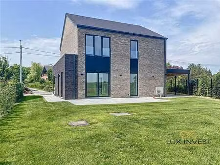 magnifique maison clé en main  matériaux durables