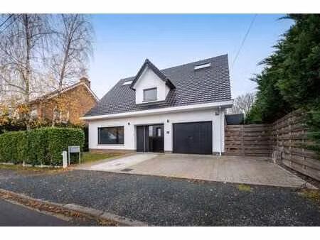 waterloo – chenois  charmante villa (4ch/3sdb/garage)