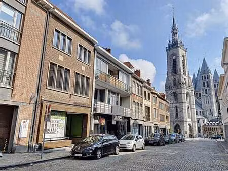 magnifique surface commerciale/bureaux sur 250 m² libre le 1