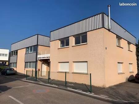 a louer local d'activités / bureaux 140 m²