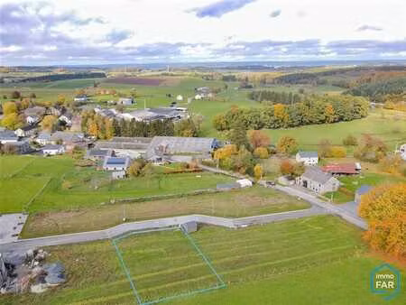 proche bastogne  superbe terrain de 826 m² en lotissement