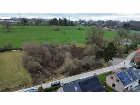 terrain de 17 ares à lesve environnement rural et verdoyant