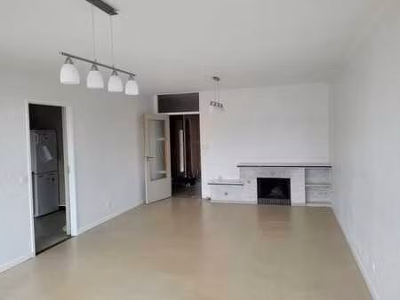 bel appartement 2 ch av de la paix mont-sur-marchienne