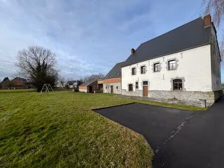 appartement lumineux avec 2 chambres à 6470 sautin.