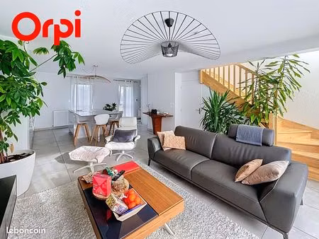 duplex 4 pièces 105 m²