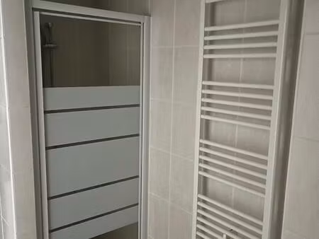 location appartement 3 pièces 68 m² à la ciotat (13600)