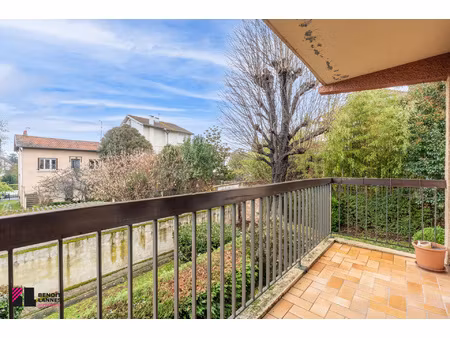 appartement t3/4 de 78 m2 au pont des demoiselles.