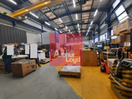 riom a vendre local activite 1532 m² - parcelle 5000 m² - 1 pont roulant