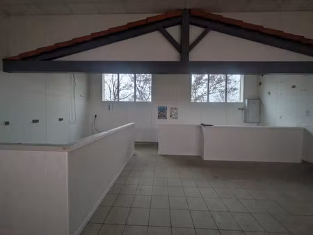 local 67 m2 avec sous-sol de 50 m2