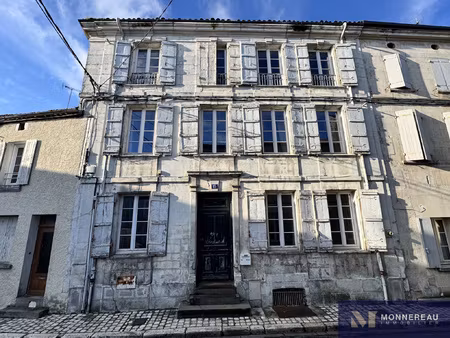 maison bourgeoise avec cour jardin et garage