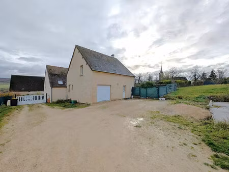 maison secteur champvallon à moins de 10 minutes de joigny  3 chambres et jardin de 1026m²
