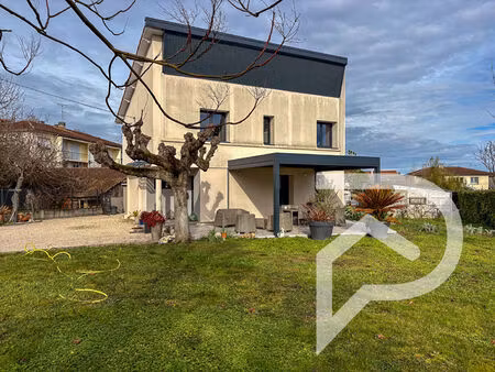 maison des années 50 entièrement rénovée - à 5 minutes du centre-ville d'auch