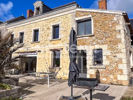 exclusivité terranjou ? très jolie maison en pierre 193 m² plein sud avec dépendances de 2