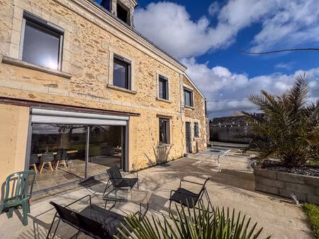 terranjou - chavagnes - maison ancienne rénovée avec 4 chambres  dépendances et jardin à s