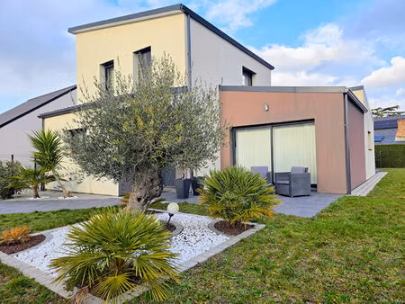 maison contemporaine avec jardin