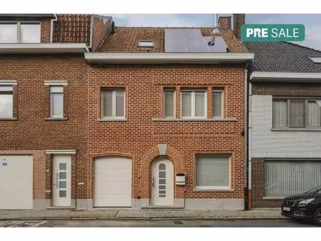 instapklaar huis met 3 slaapkamers en tuin te koop in wevelgem!