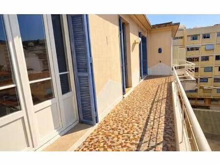 location appartement  m² t-2 à nice  2 250 €