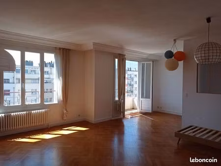 grenoble vallier-catane : 92 m² lumineux  parquet ancien  balcons  vues  cave