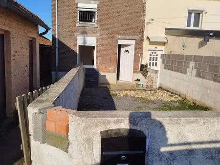 je loue maison à recquignies (6 km de maubeuge)