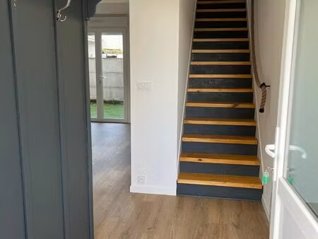 charmante maison mitoyenne de 2 chambres à louer