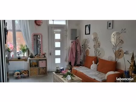 st amand / centre ville / maison de ville de 54 m²  entièrement rénovée