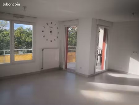 loue appartement proche gare et tramway