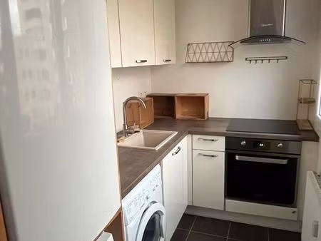 t2 meublé 40 m² – dernier étage – villeurbanne république / la doua