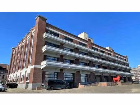 bureau en loft à louer au handelsdokcenter sur la place sta