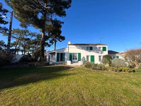 vente maison à l'aiguillon-sur-mer (85460) : à vendre / 219m² l'aiguillon-sur-mer