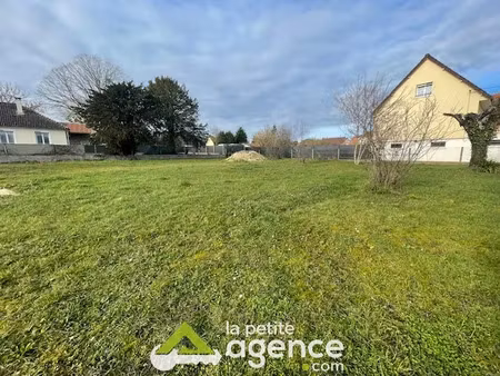 vente terrain 786 m² à bourges (18000)  56 400 €