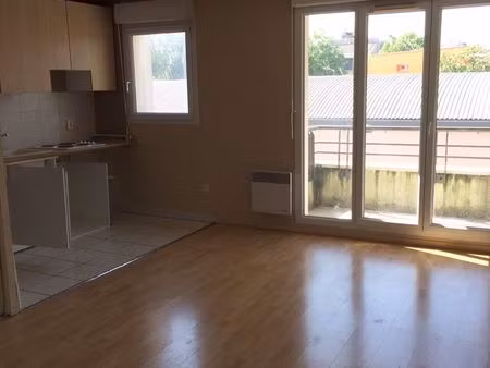 appartement 2 pièces avec place de parking