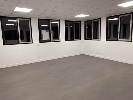 bureau rénové 70 m2 sur inovallee-meylan
