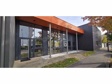 local d'activite 466m2 dont 220m2 de bureaux saint martin d'