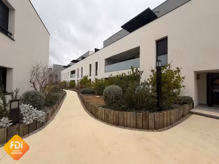 centre-village - t 3 - 64 m2- garage