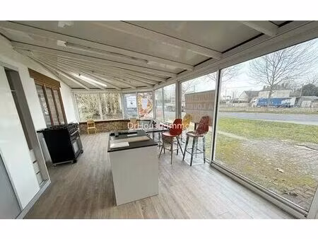 charmant commerce de 3 pièces avec terrasse et garage à saint-soupplets